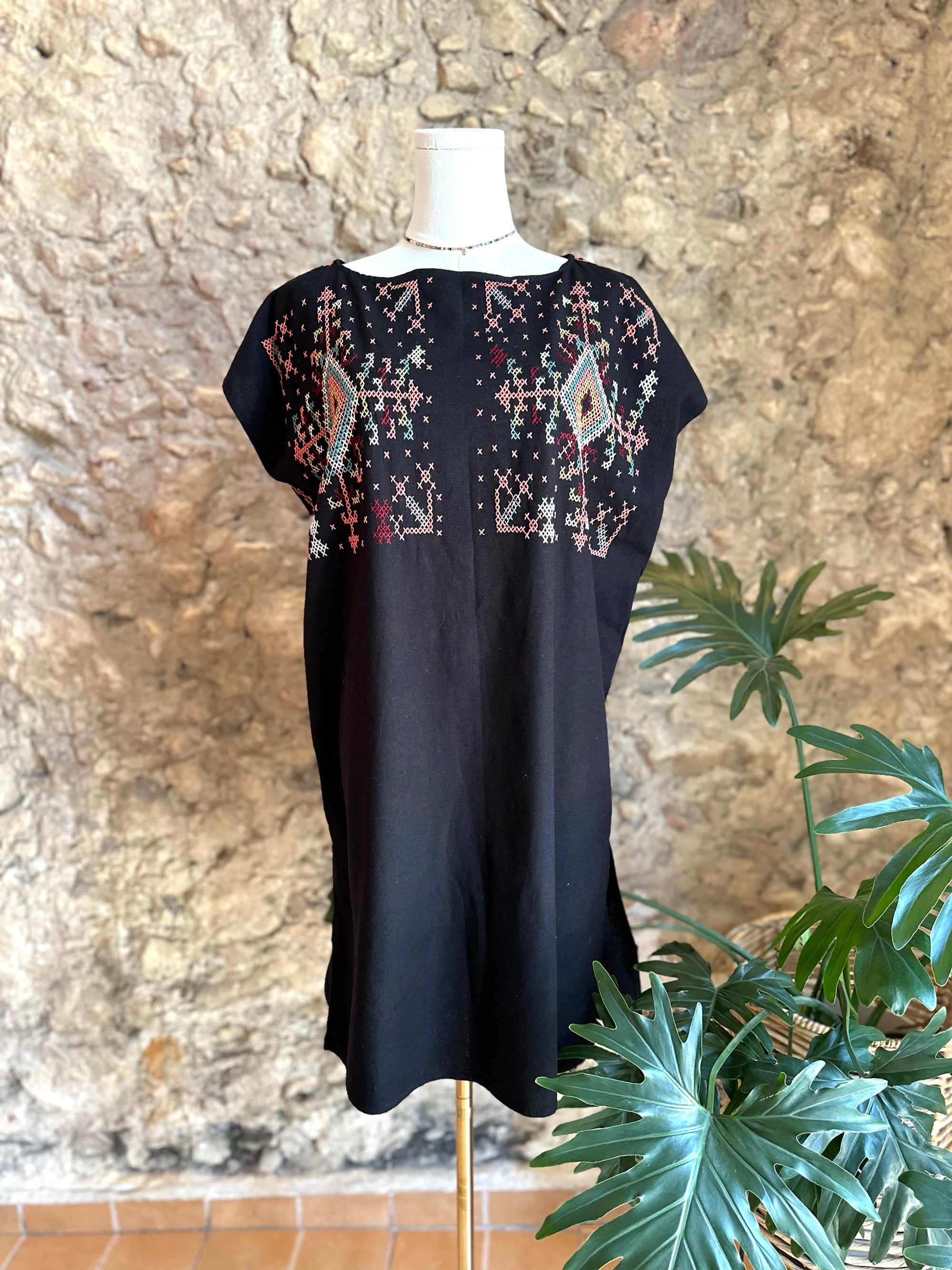 Vestidos y Huipiles Folklora