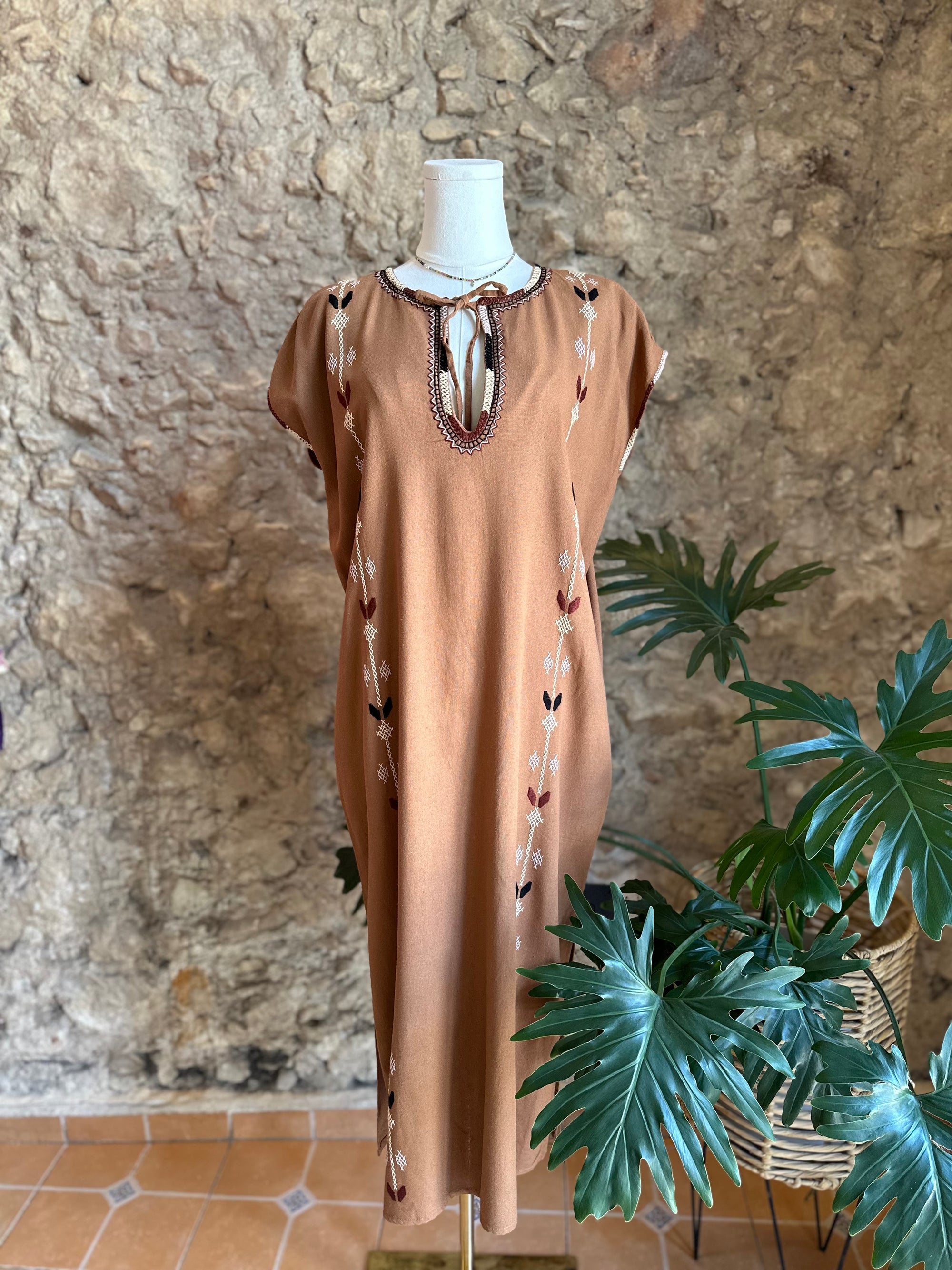 Vestidos y Huipiles Folklora