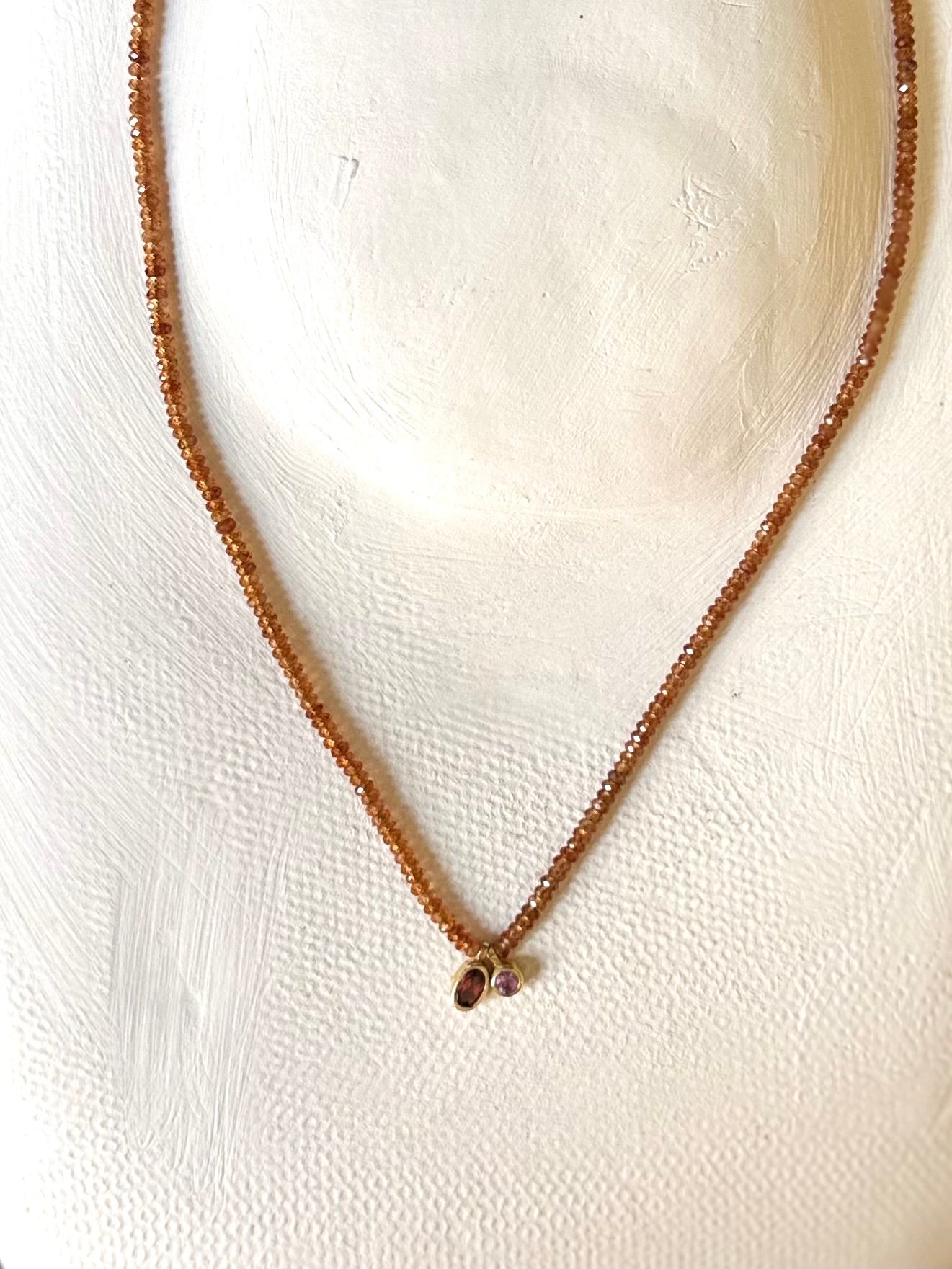 Collares de piedras naturales