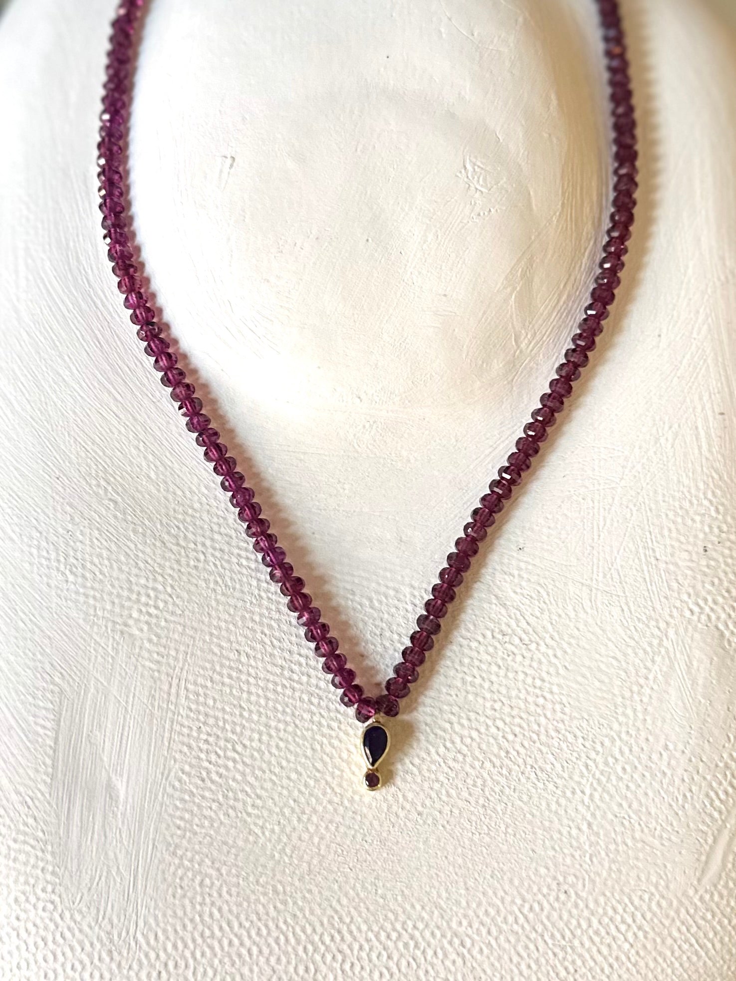 Collares de piedras naturales