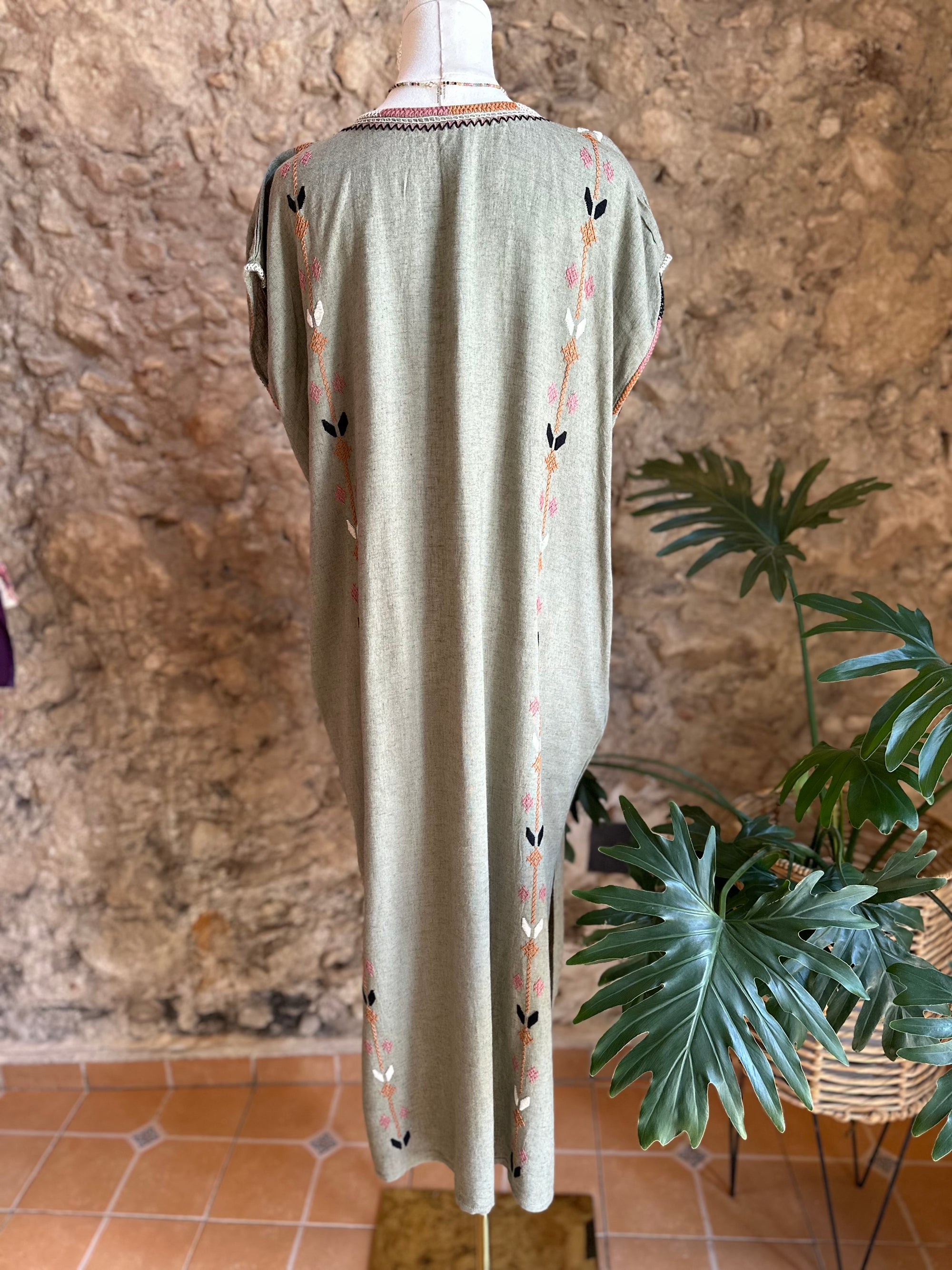 Vestidos y Huipiles Folklora