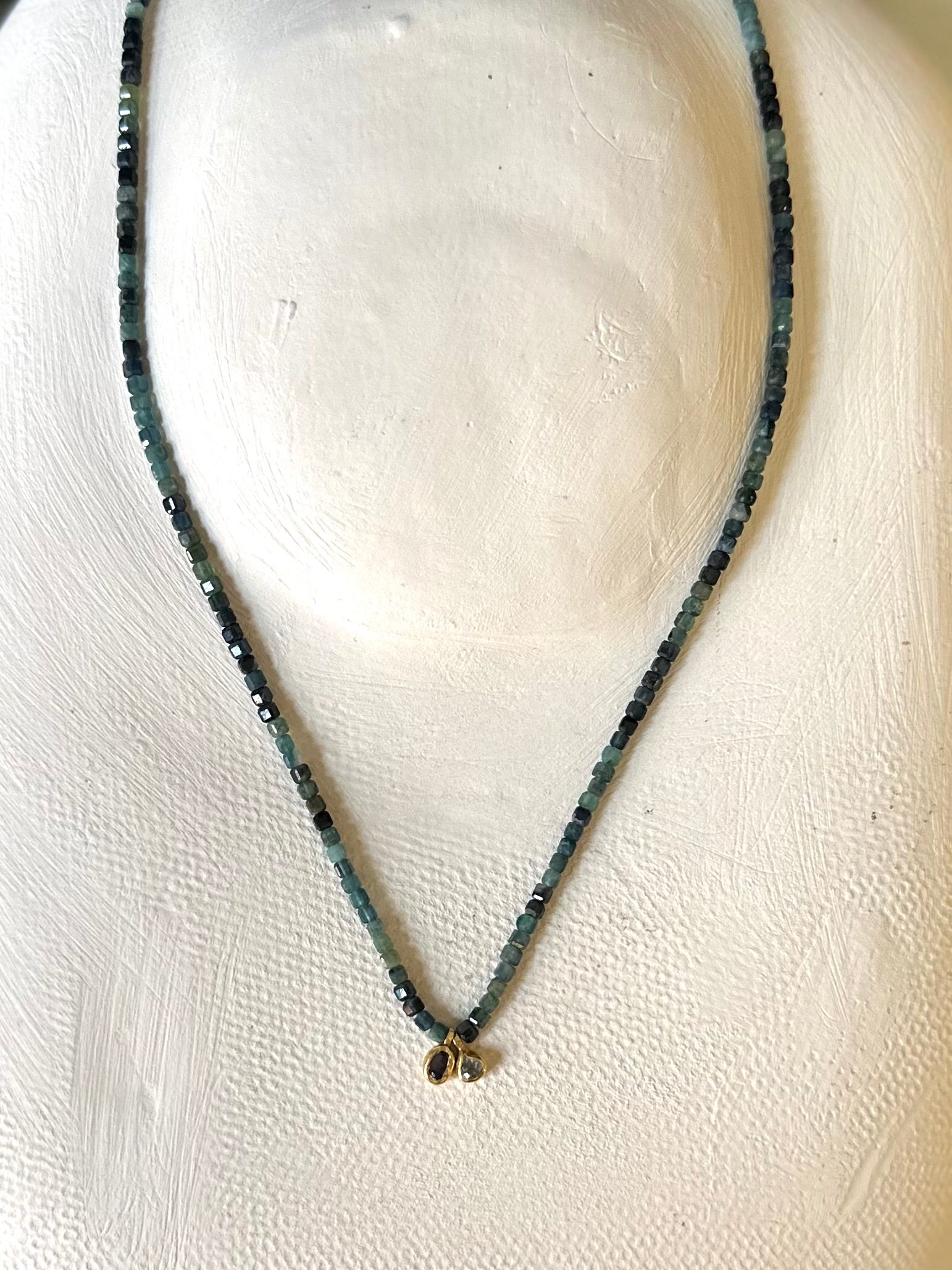 Collares de piedras naturales