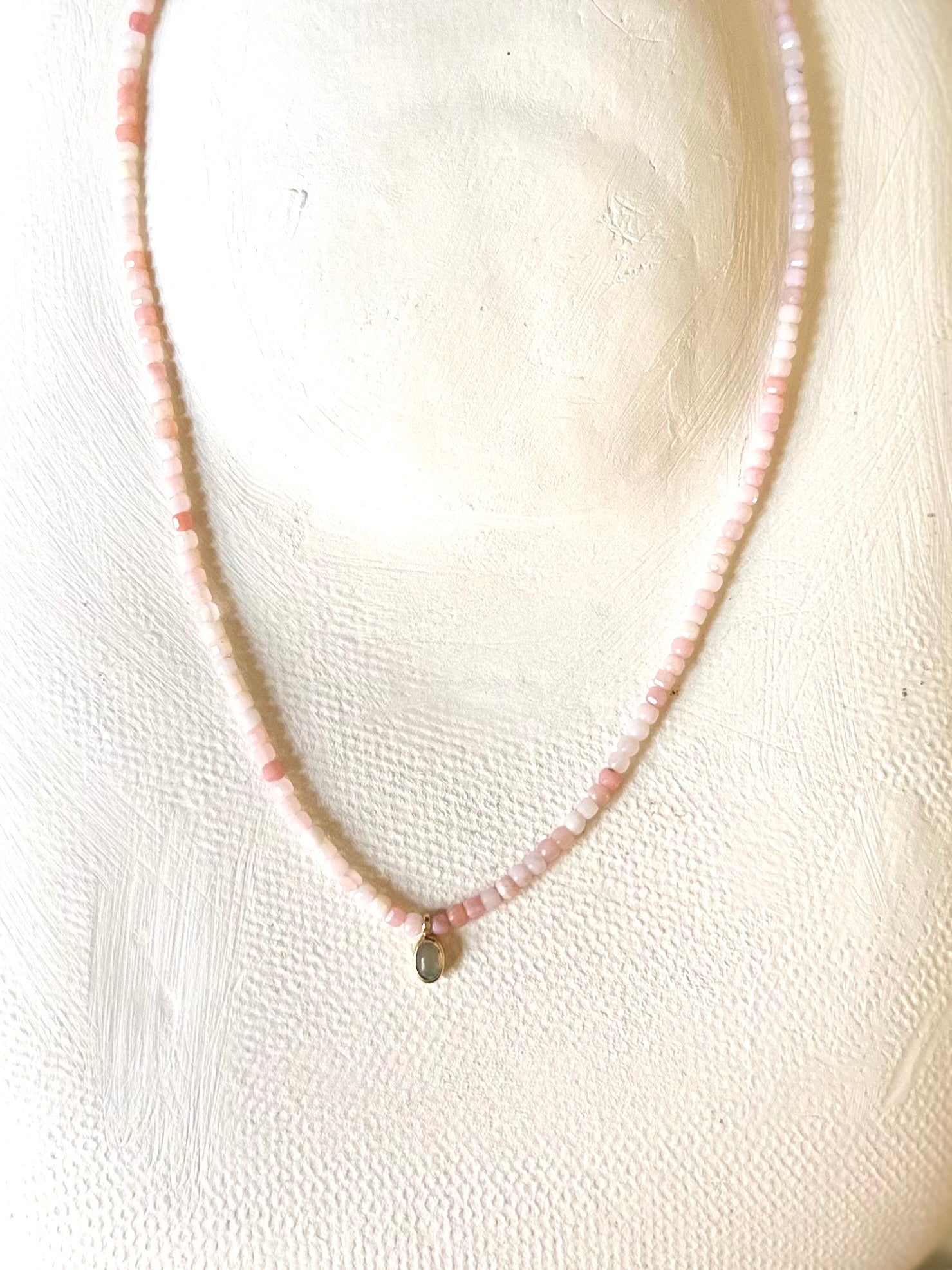 Collares de piedras naturales