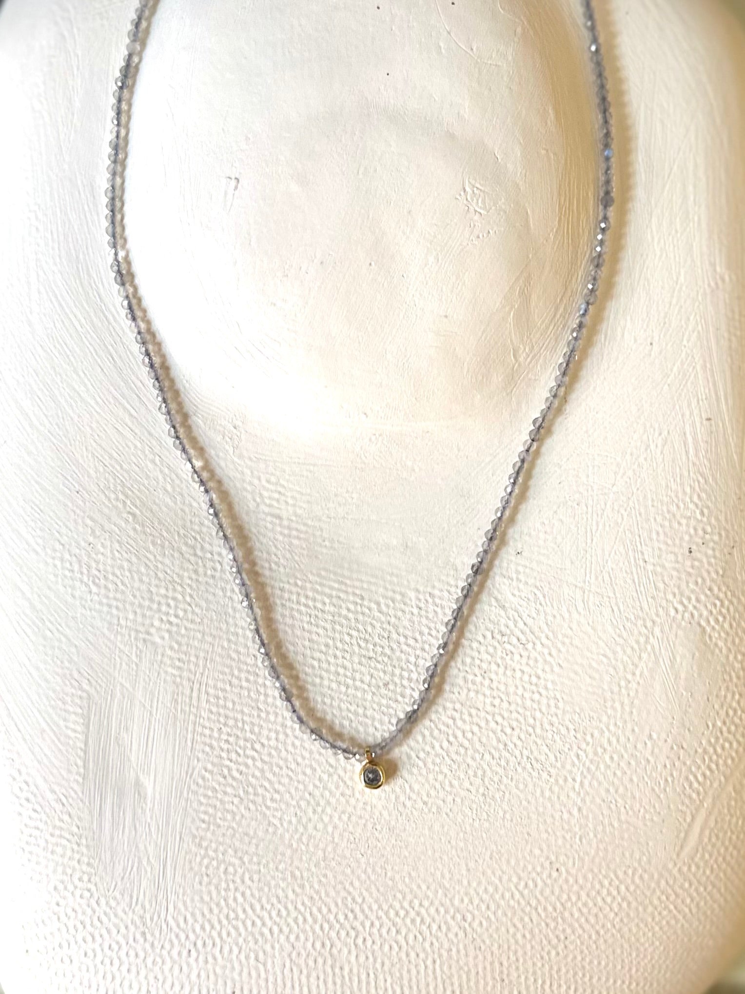 Collares de piedras naturales