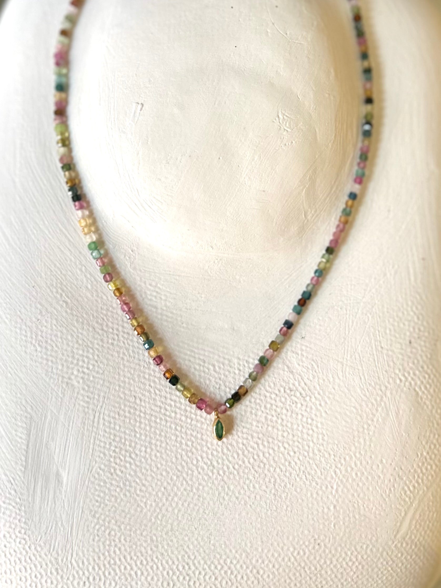 Collares de piedras naturales