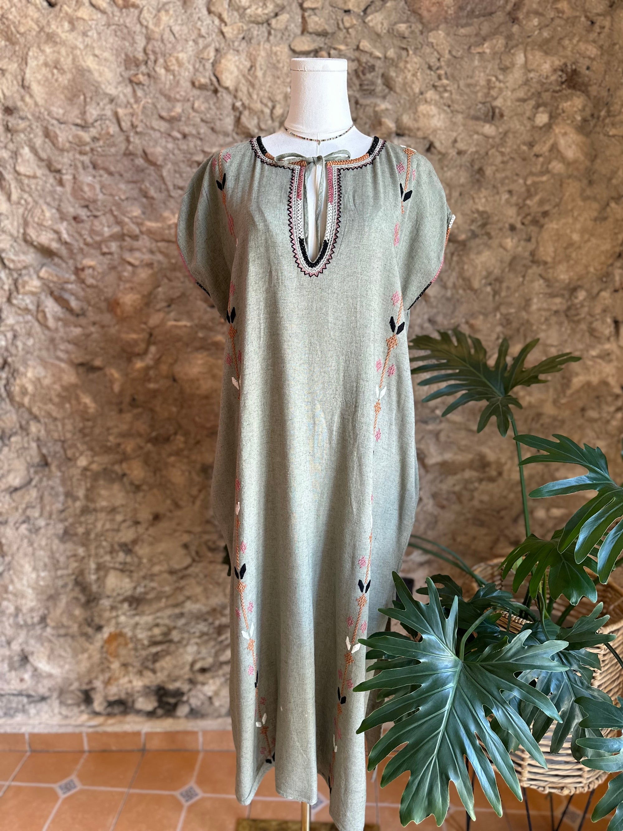 Vestidos y Huipiles Folklora
