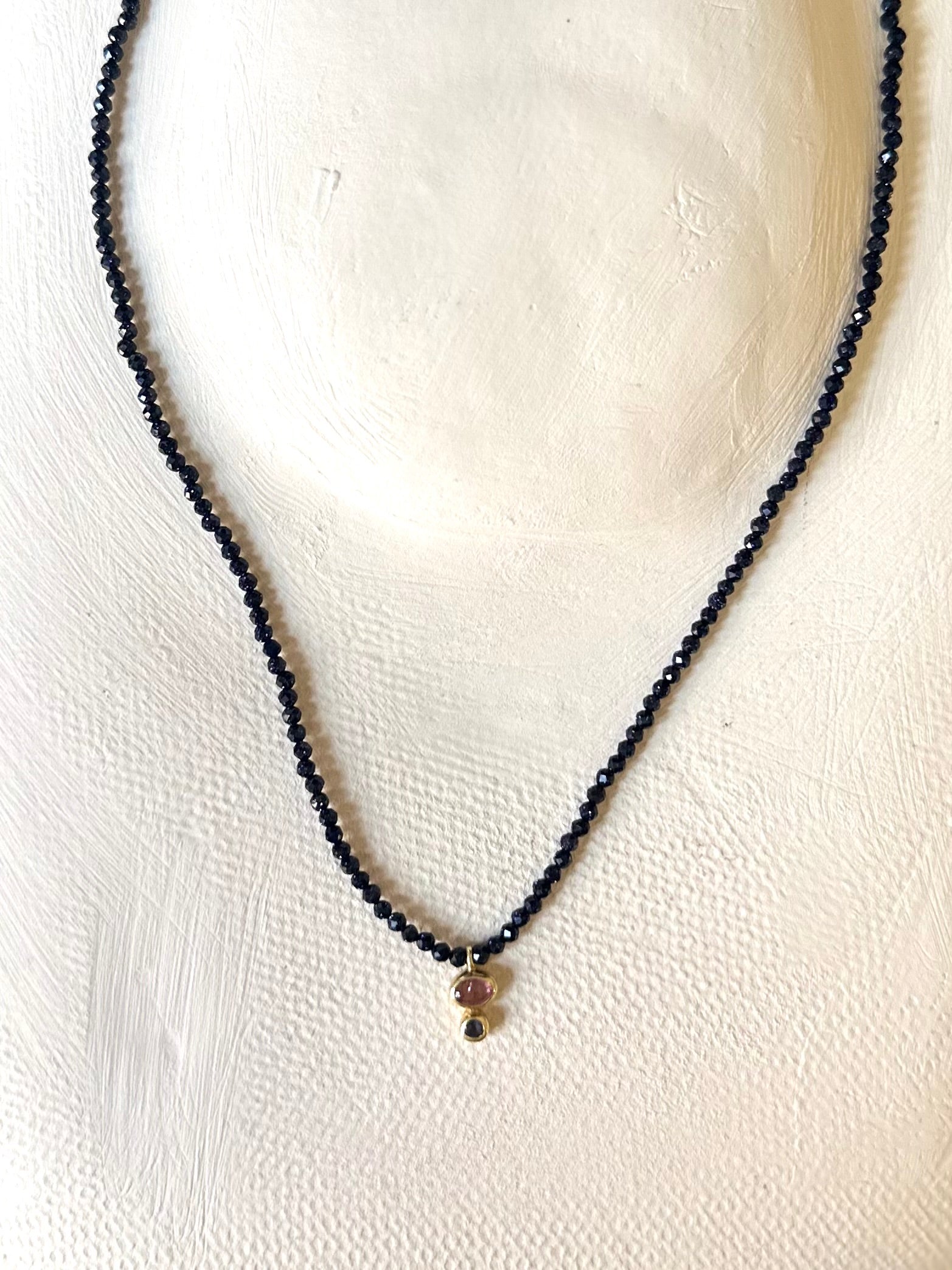 Collares de piedras naturales