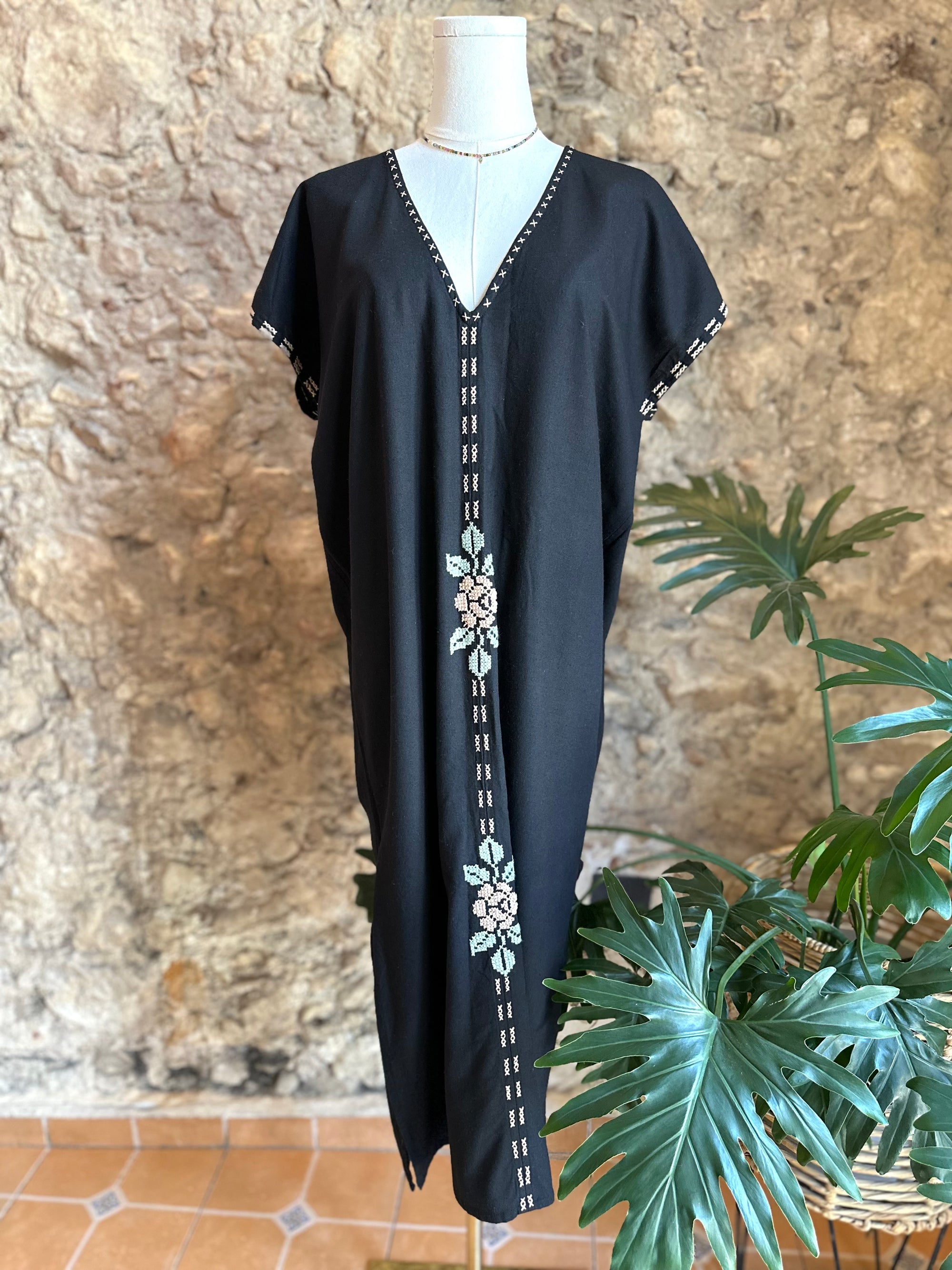 Vestidos y Huipiles Folklora