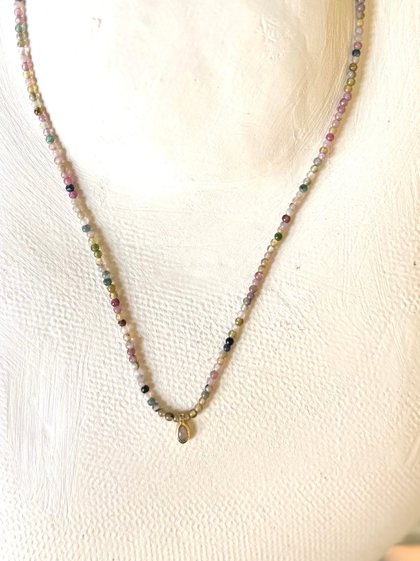 Collares de piedras naturales