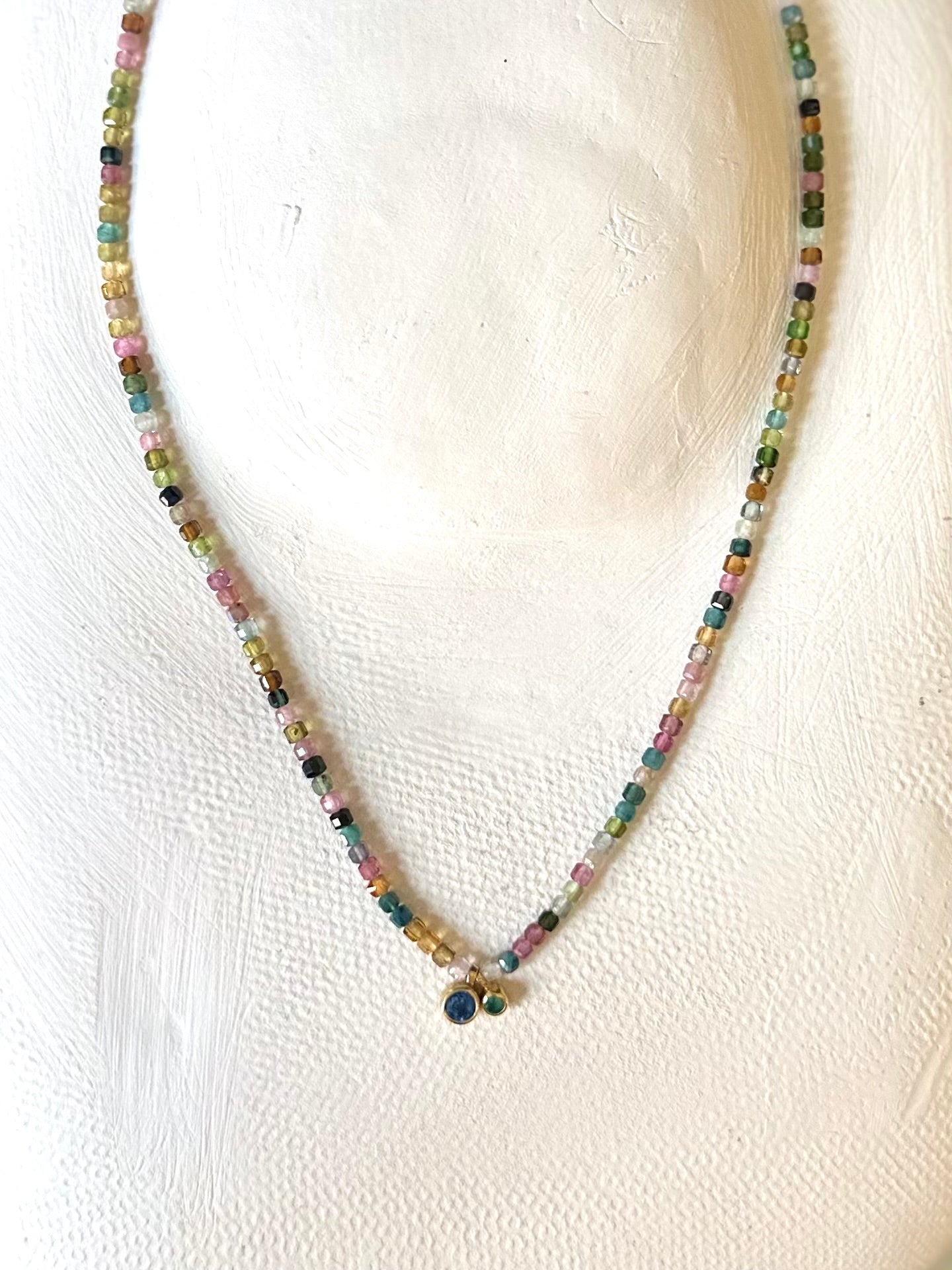 Collares de piedras naturales